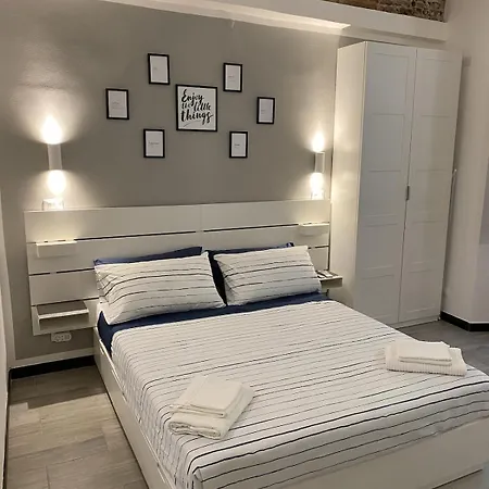 Διαμέρισμα Centro Storico Di Acquario E Porto Antico 5 Min Memoie Do Ma 1 *